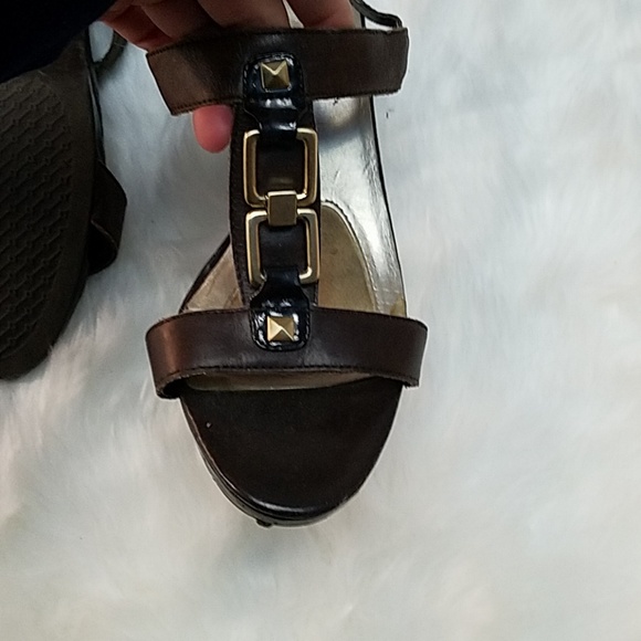 Brown heels - Picture 3 of 3